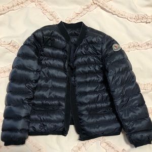 Moncler jacket 💯 authentic
